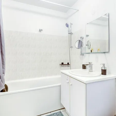 Au Pied Du Metro Apartamento *